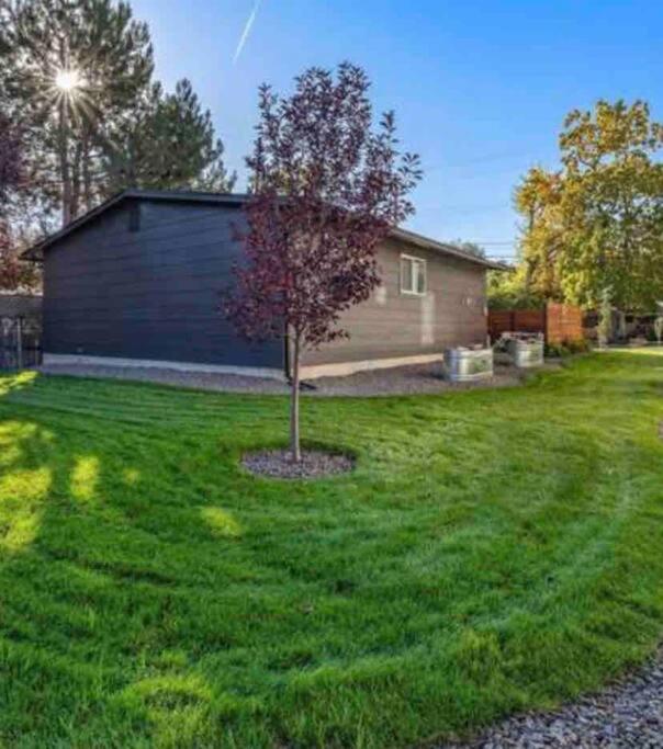 Mid Century Modern Boise-River Bungalow W/ Hot Tub Villa Eksteriør billede